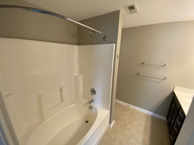 Building Photo - Like-New Townhome in Prime SW Durham Location!