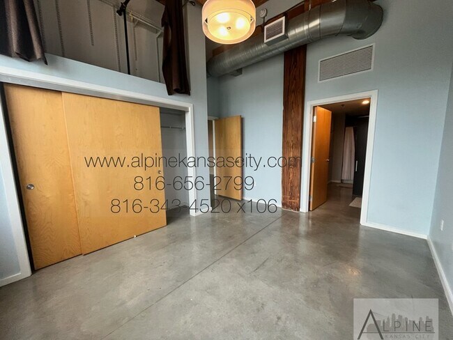 Building Photo - River Market Loft, Secured Parking