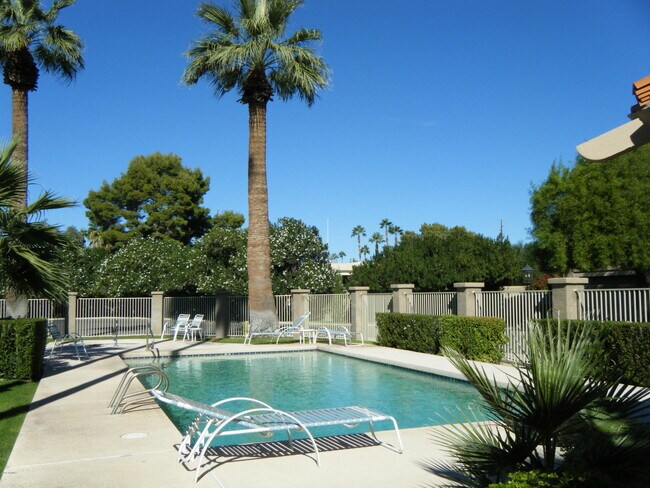 Building Photo - 7318 E Palo Verde Dr