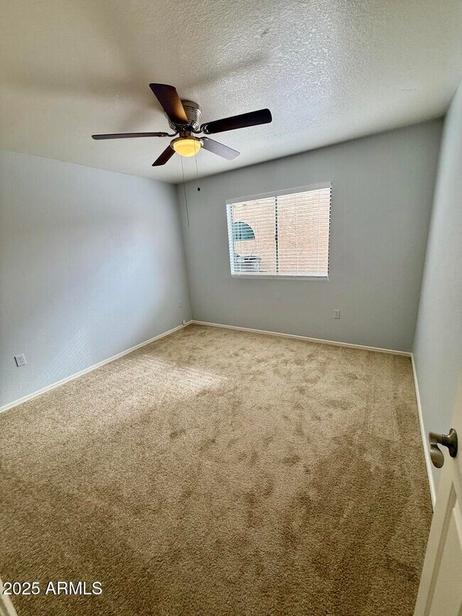 Building Photo - 646 N Cobblestone St