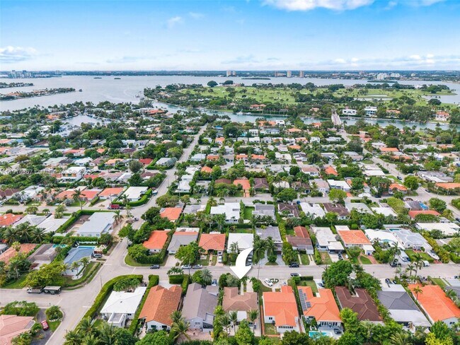 Building Photo - 9025 Dickens Ave