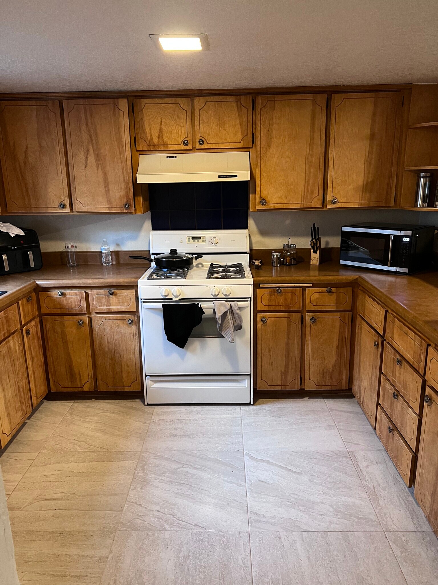 Building Photo - 797 W Mesa Verde Dr