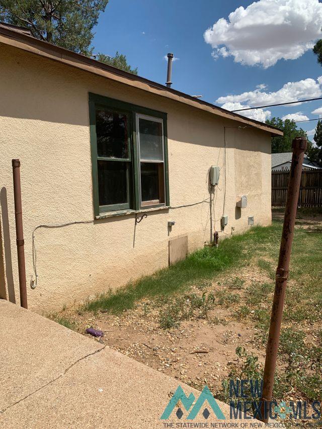 Building Photo - 142 S Indio Ave