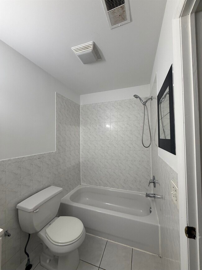 Building Photo - 36 Jewett Ave