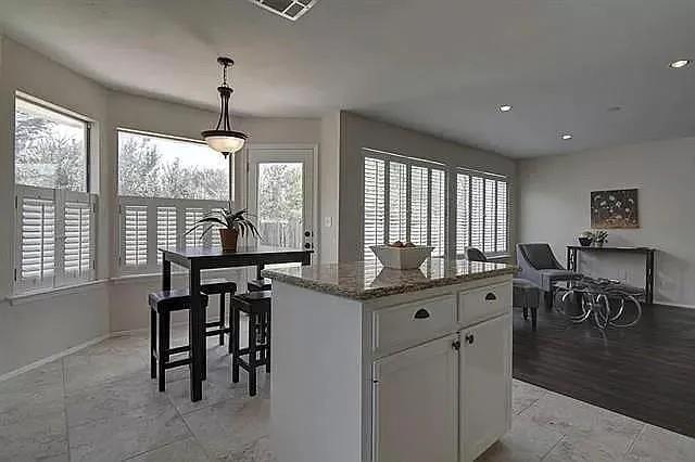 Building Photo - 16704 Sabertooth Dr