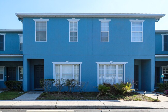 Primary Photo - Spacious 3-Bedroom Townhome in Gated Kings...