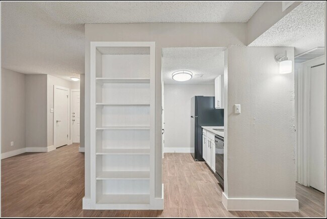Building Photo - 3900 Investor Dr