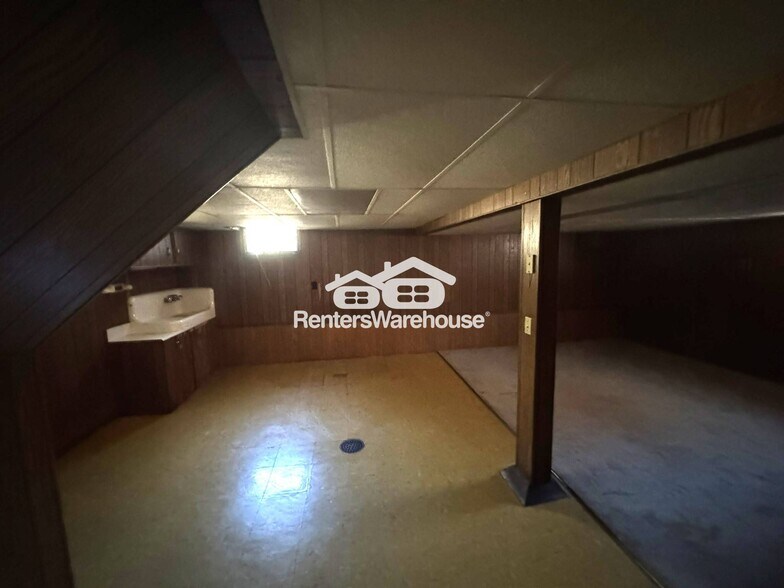 Building Photo - 6155 Lucille Ave