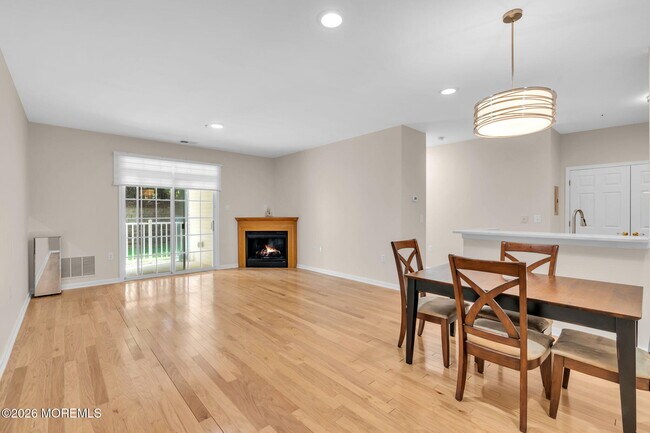 Building Photo - 313 Sophee Ln
