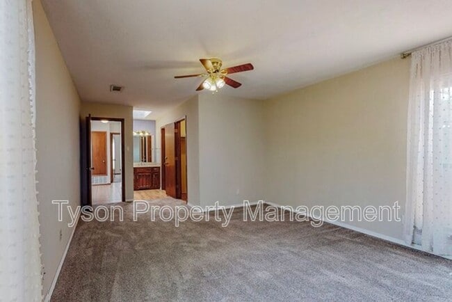 Building Photo - 7305 Mayflower Rd NE