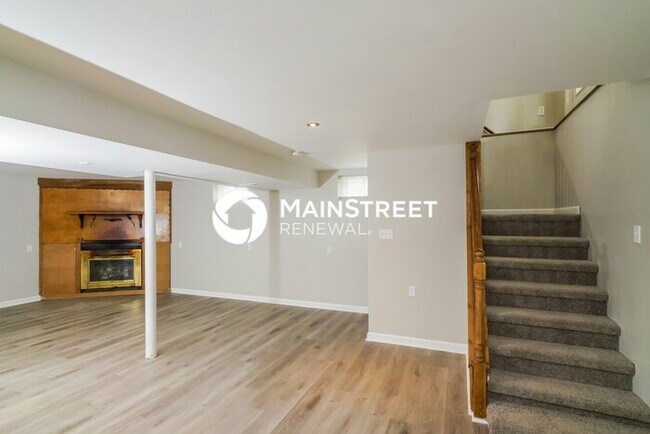 Building Photo - 3 Bedroom Pet-Friendly Home in Louisville, KY with Main Street Renewal