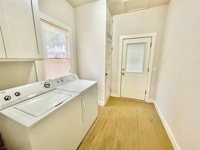 Building Photo - 506 E 38th St