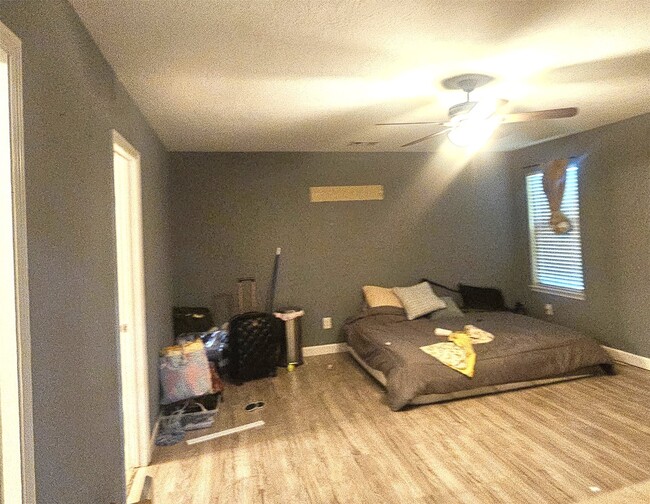 Building Photo - 15623 Harris Canyon Ln