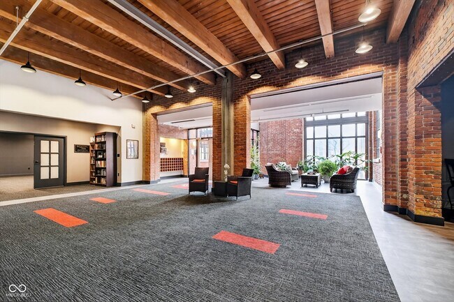 Building Photo - 430 N Park Ave
