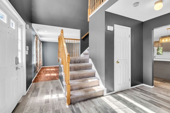 Building Photo - 6 Marybeth Court