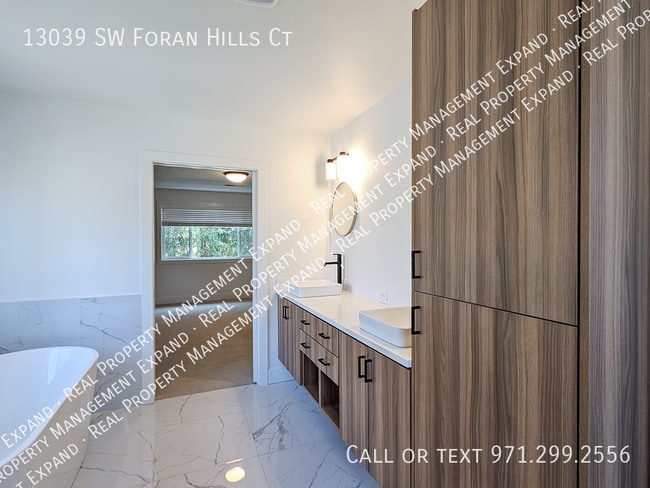 Building Photo - 13039 SW Foran Hills Ct