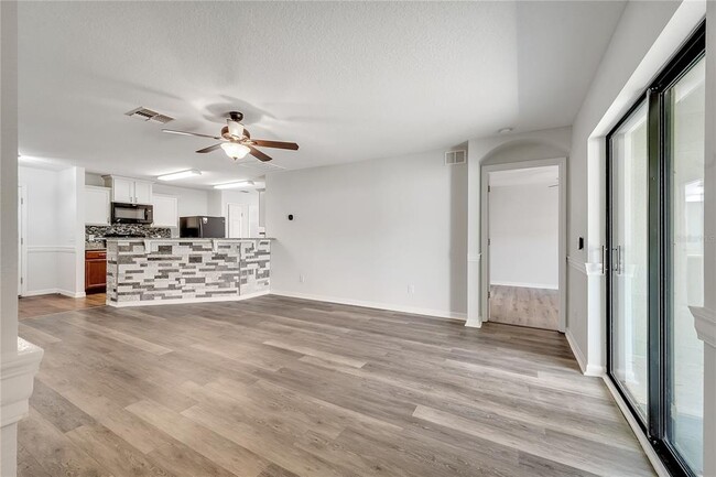 Building Photo - 330 Pheasant Dr