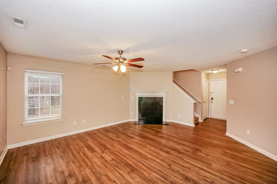 Building Photo - 1912 Waters Trail Dr