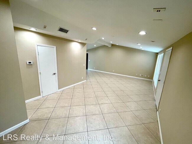 Building Photo - 2 br, 1.5 bath House - 17330 Firma Court