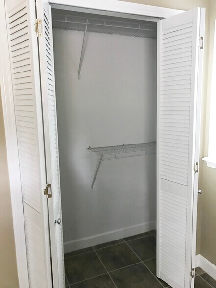 Building Photo - 3612 Walsh St