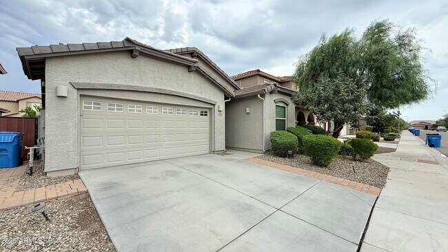 Building Photo - 5420 W Desert Hollow Dr