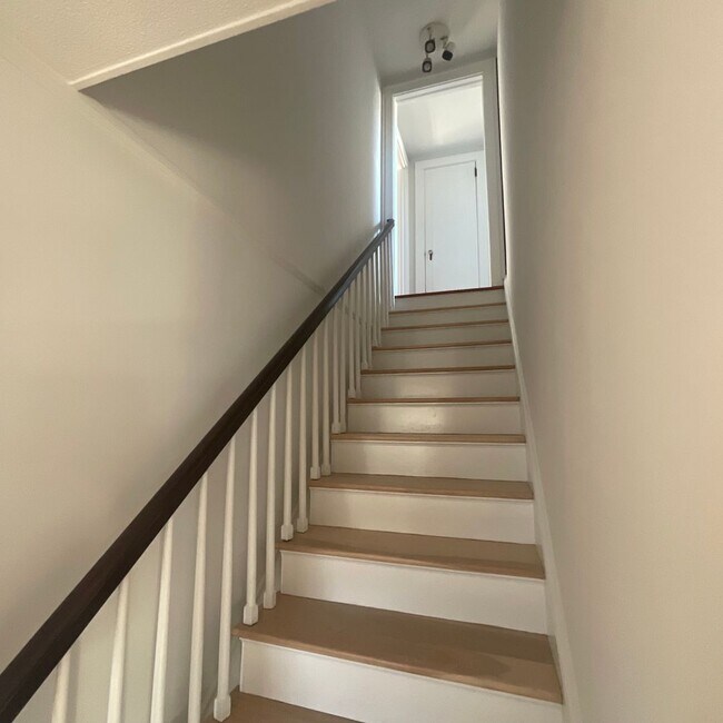 Building Photo - 0 Macdonough Place