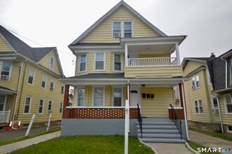 Building Photo - 807 Brewster St