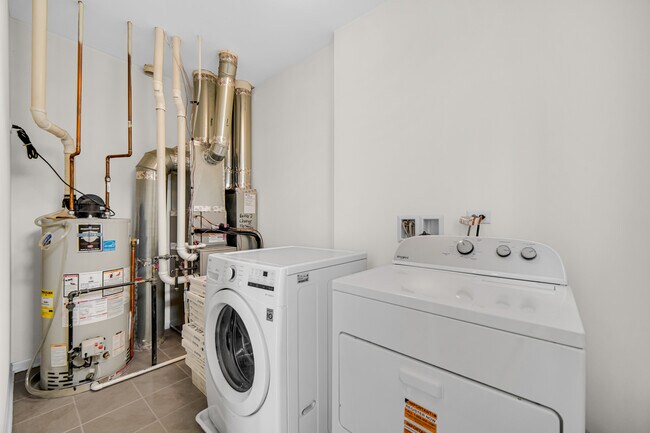 Building Photo - 4456 Monroe Ct