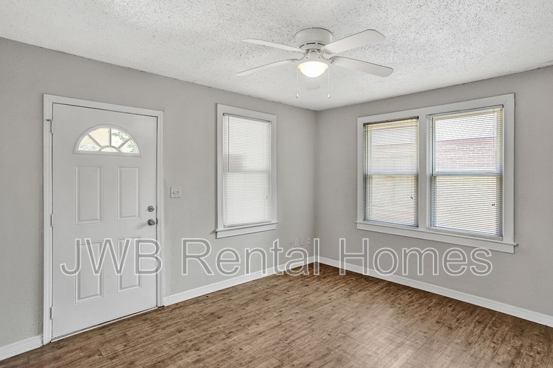 Building Photo - 578 E 58th St