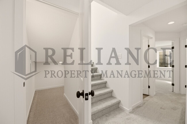 Building Photo - 5247 N Pinecrest Ct