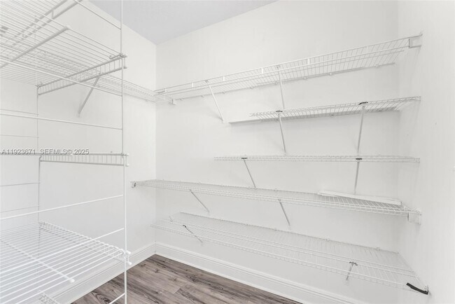 Building Photo - 13909 SW 86th Ct