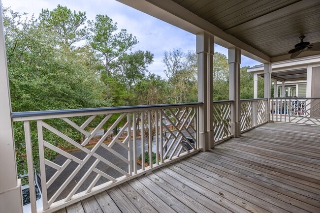 Building Photo - New special for move in!