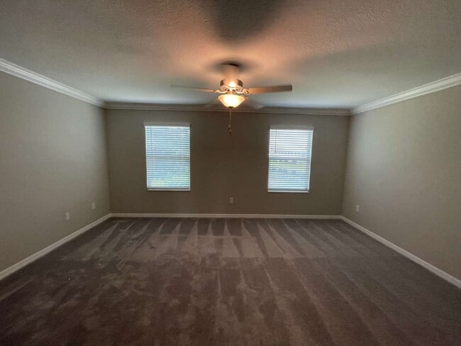 Building Photo - 23213 Willow Glen Way