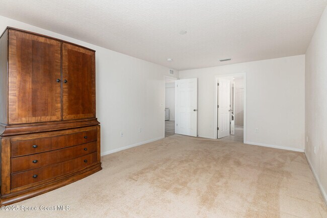 Building Photo - 1715 San Filippo Dr SE