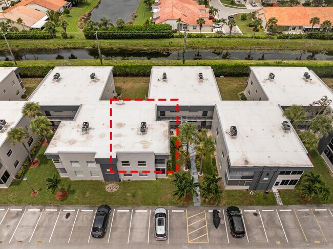 Building Photo - 230 Normandy Ln