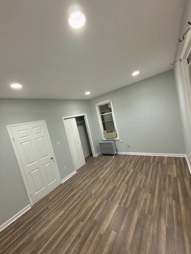 Building Photo - 15 Finlay Pl