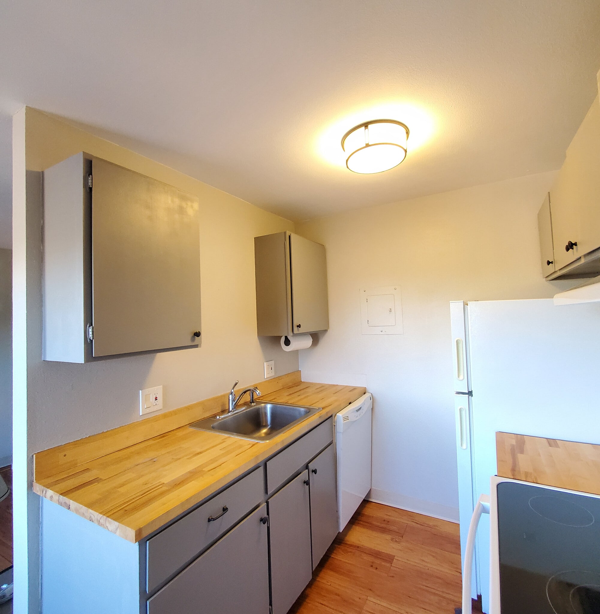 Kitchen - 3161 Madison Ave