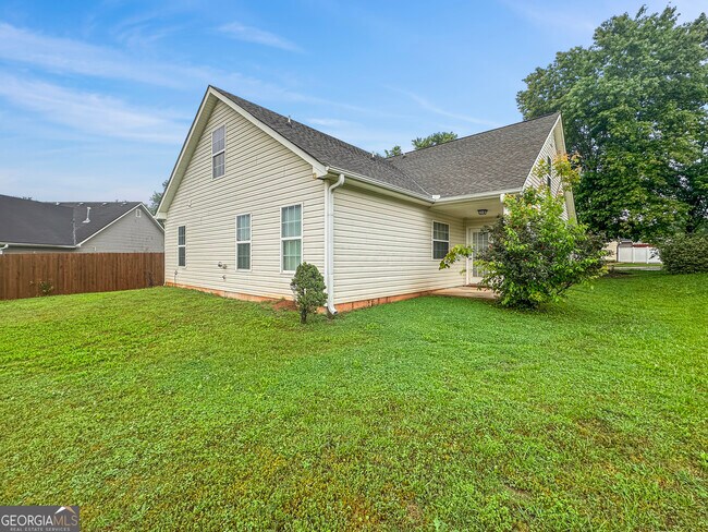 Building Photo - 112 Tyler Way