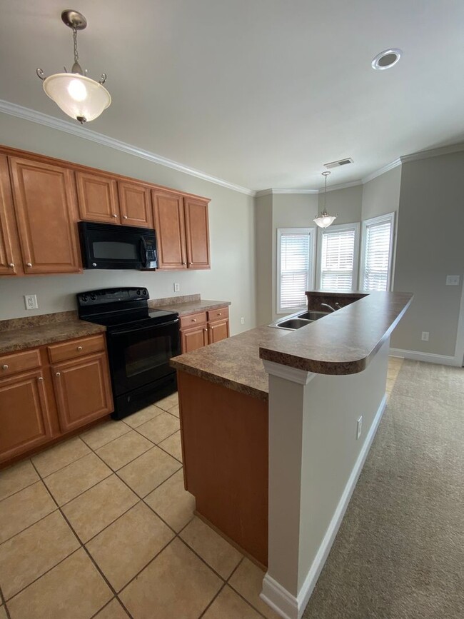 Building Photo - End Unit Townhouse in Pennington Square- A...