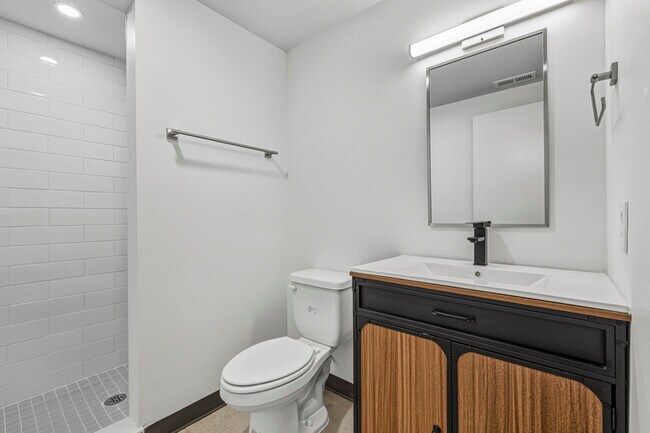 Building Photo - 415 S Weber St