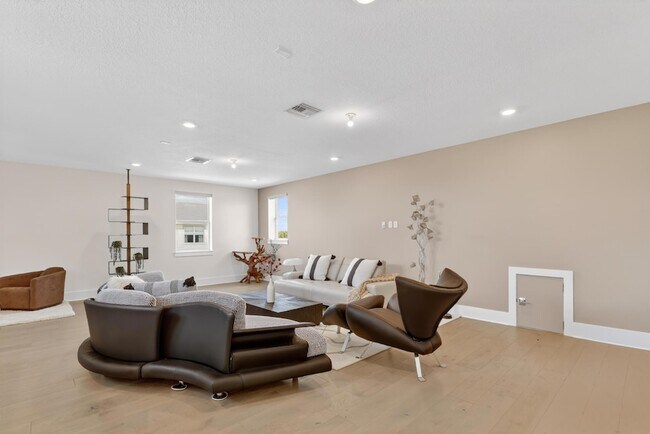 Building Photo - 20160 SE Bridgewater Dr
