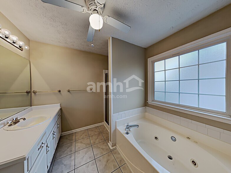 Building Photo - 3969 Riverstone Dr