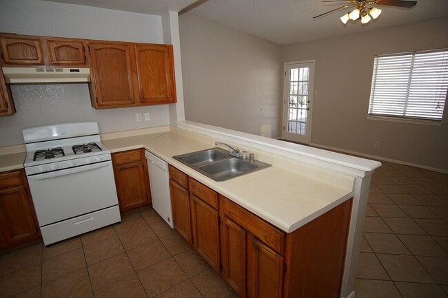 Building Photo - 1417 Desierto Rico Ave