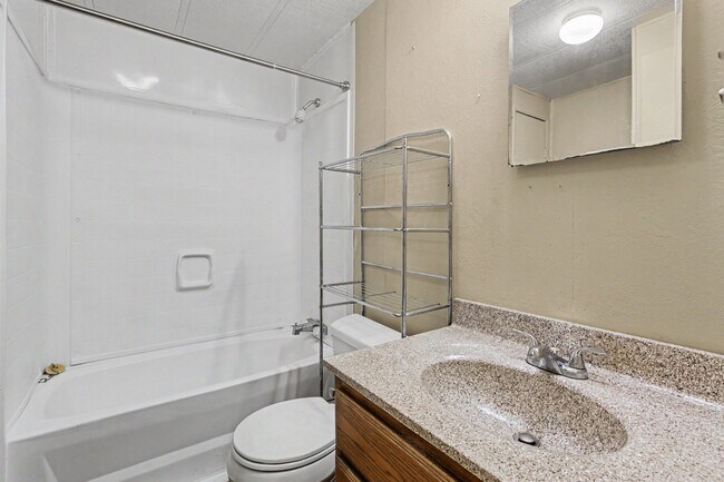 Building Photo - 14351 W Ravine Run