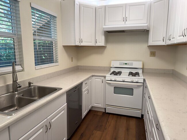 Building Photo - RC- 3894-3896 Ruby St., Oakland, CA, 94609