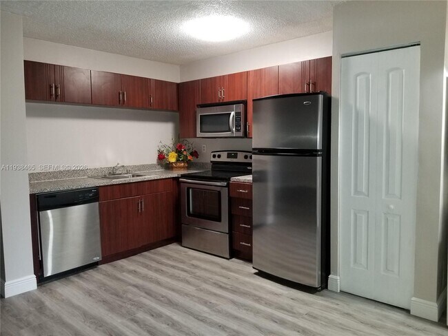 Building Photo - 13952 SW 91st Terrace