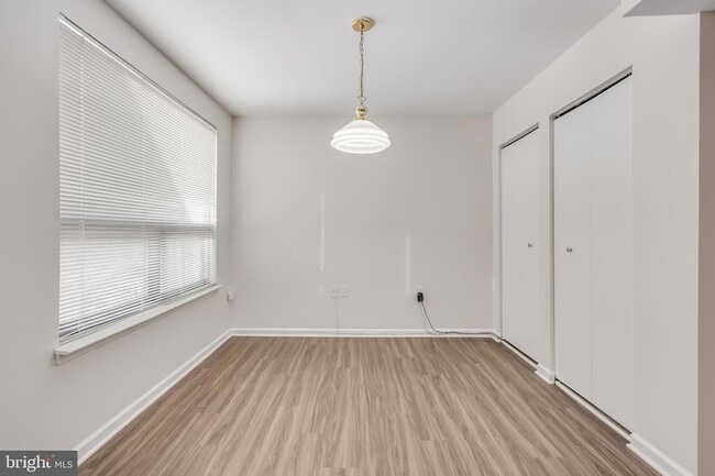 Building Photo - 7806 Hanover Pkwy