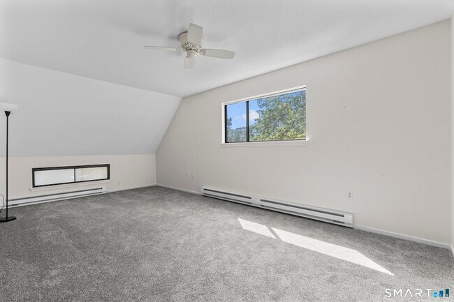 Building Photo - 43 Great Meadow Ln