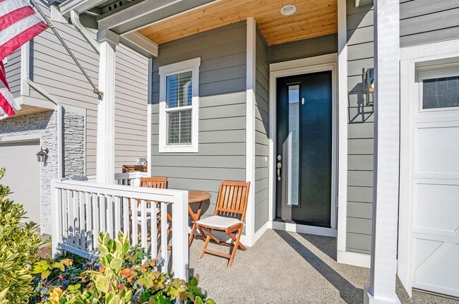 Building Photo - Newer 3-Bed Edgewood Home with A/C, Loft, ...