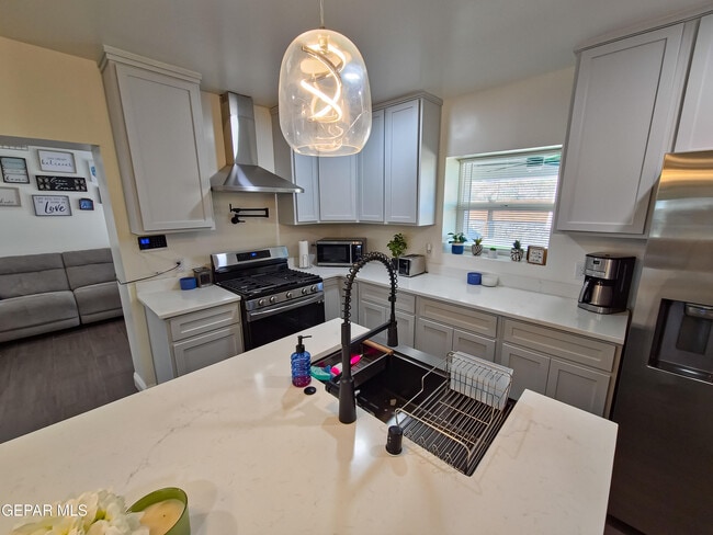 Building Photo - 7321 Cuba Dr